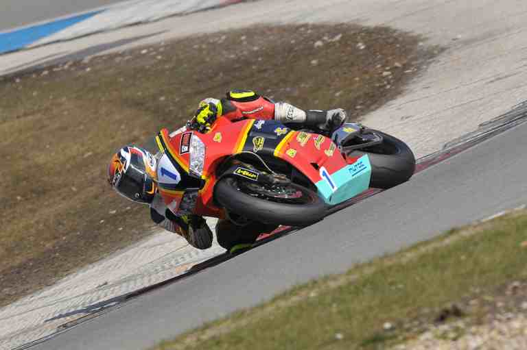 Winst voor CVDS Racing Team coureur Van der Sluis in Assen