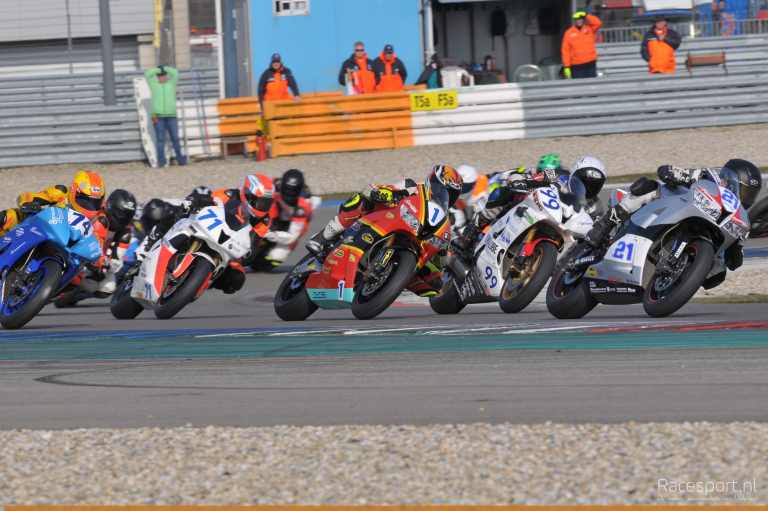 SuperCup 600: Van der Sluis wint in Assen openingsrace van het seizoen