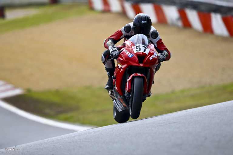 Superbike: Zware crash Nobel in Zolder (update 1)