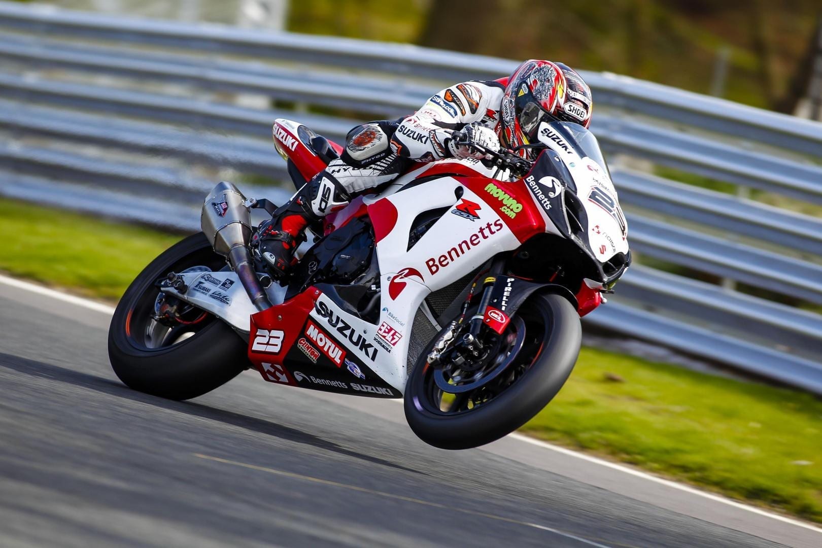 BSB: Kiyonari breekt sleutelbeen bij crash op Brands Hatch