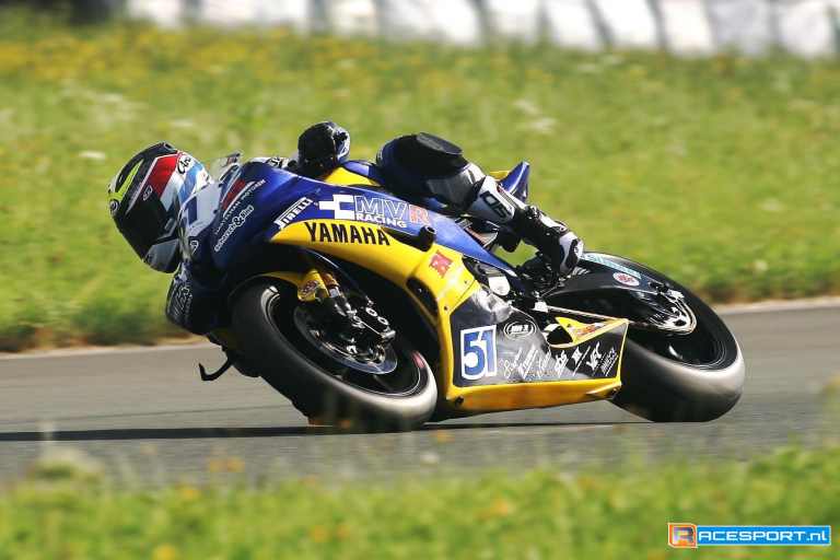 Stange in Schleiz op pole in Superstock 600, Schouten tweede