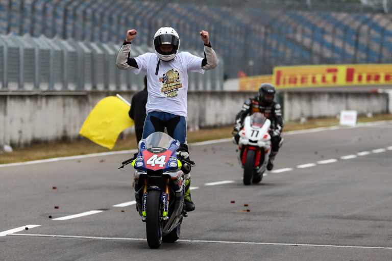 Danny de Boer behaalt IDM Superstock 1000 titel