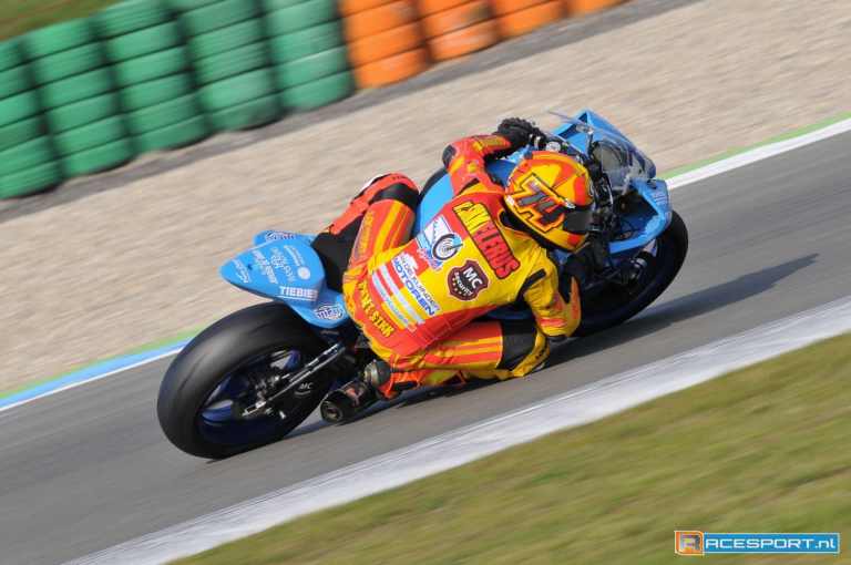 Van Sikkelerus wint laatste NK Supersport 600 wedstrijd van het seizoen in Assen