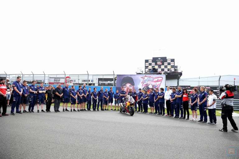 Indrukwekkend eerbetoon Nicky Hayden