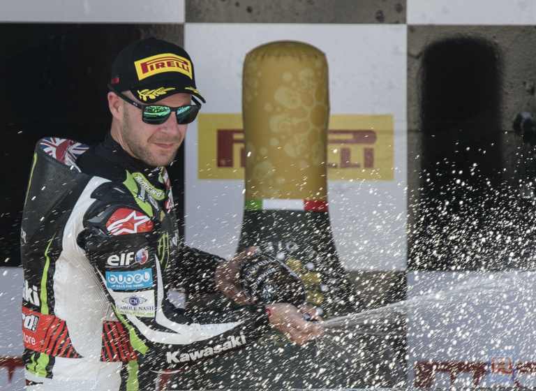 Zuivere zege voor Jonathan Rea, Van der Mark zesde