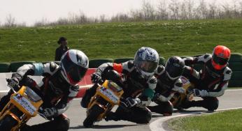 RACE -KIDS: Kinderen zelf op de motor op woensdag 24 oktober
