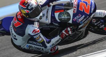 Di Giannantonio wint knotsgekke Moto3 race in Thailand, Bezzecchi crasht