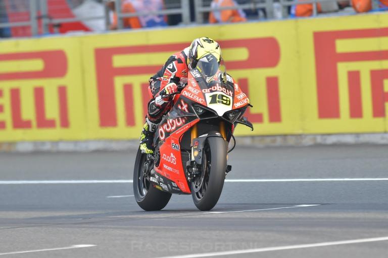 Bautista wint vroegtijdig afgebroken Thaise Superpole race, Van der Mark vierde