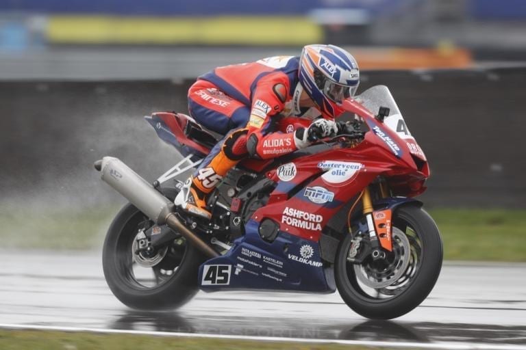 Jeroen Hilster derde in enerverende ONK SuperCup 600 race