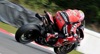 Brookes wint beide British Superbike races op Oulton Park met de Panigale V4 R