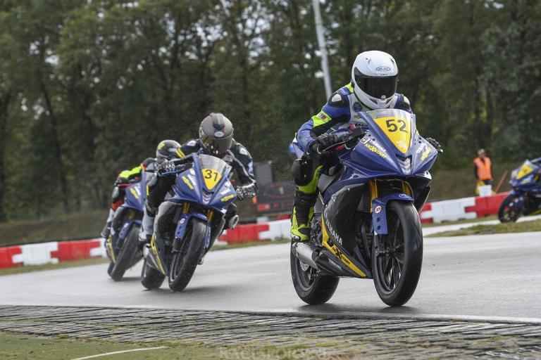 KicXstart Yamaha R125 Cup: Verrassende races met Caenen als winnaar in Berghem