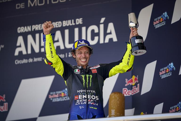 Valentino Rossi na 18 races weer op het MotoGP podium in Jerez
