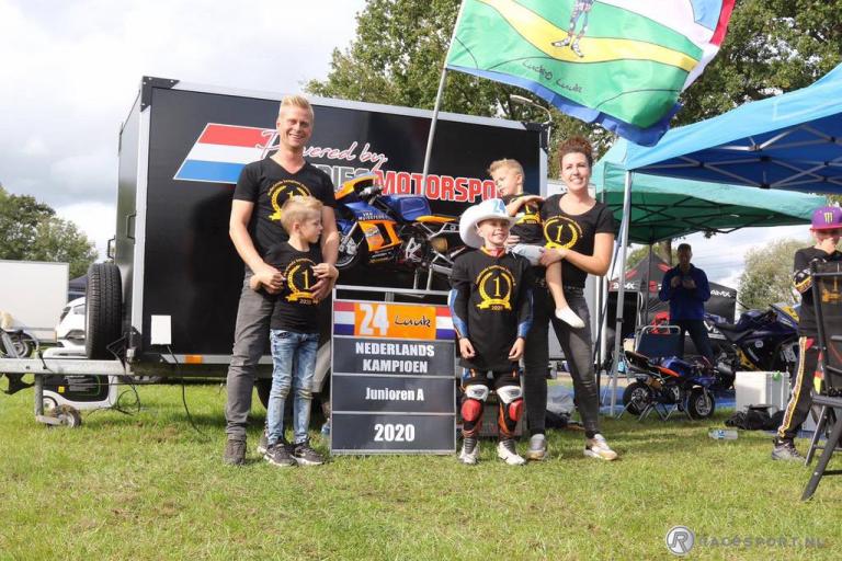 Luuk de Vries Nederlands Kampioen Junioren A KNMV Junior Moto Racing