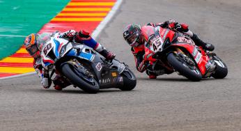 Redding gokt en wint Race 2 in Aragon, Van der Mark knap 5e